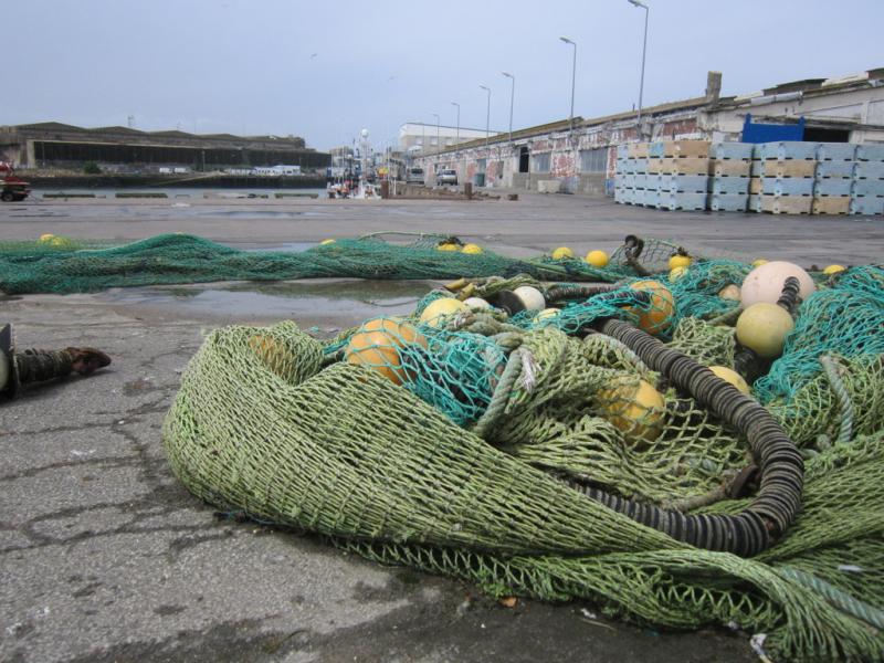 Filets de pêche sur le port de Lorient, Morbihan
