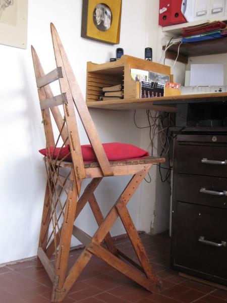 Chaise fabriquée par Boris Vian dans son appartement parisien