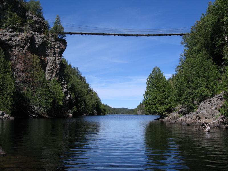 Pont suspendu, Parc National d'Aiguebelle, Abitibi, Québec