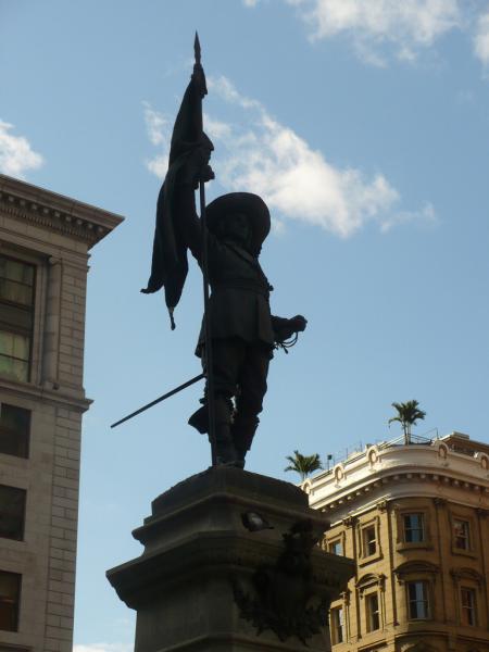 Statue de Paul Chomedey de Maisonneuve, Place d'Armes, vieux Montréal