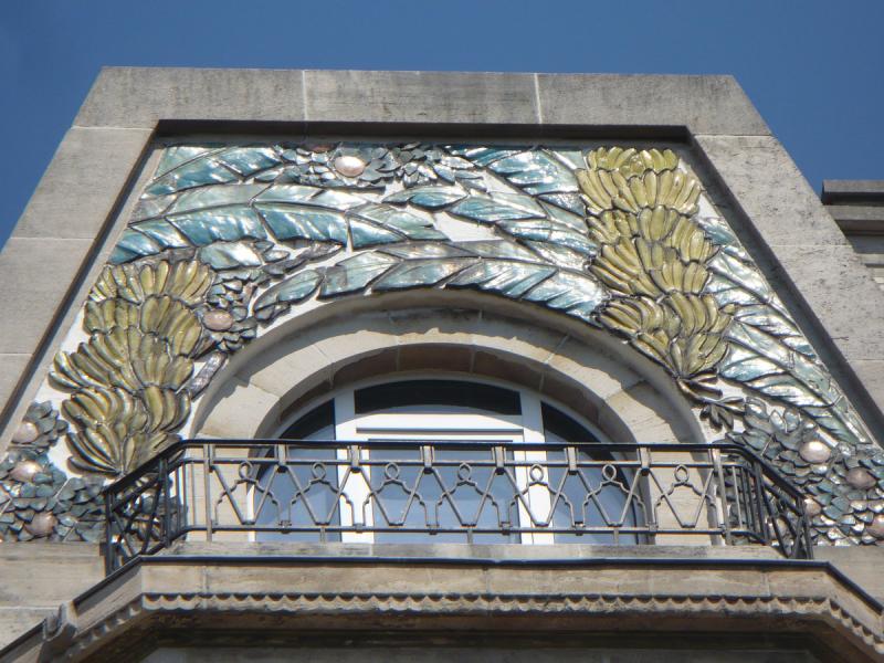 Immeuble avec décor africain, rue A. Dansaert, Bruxelles