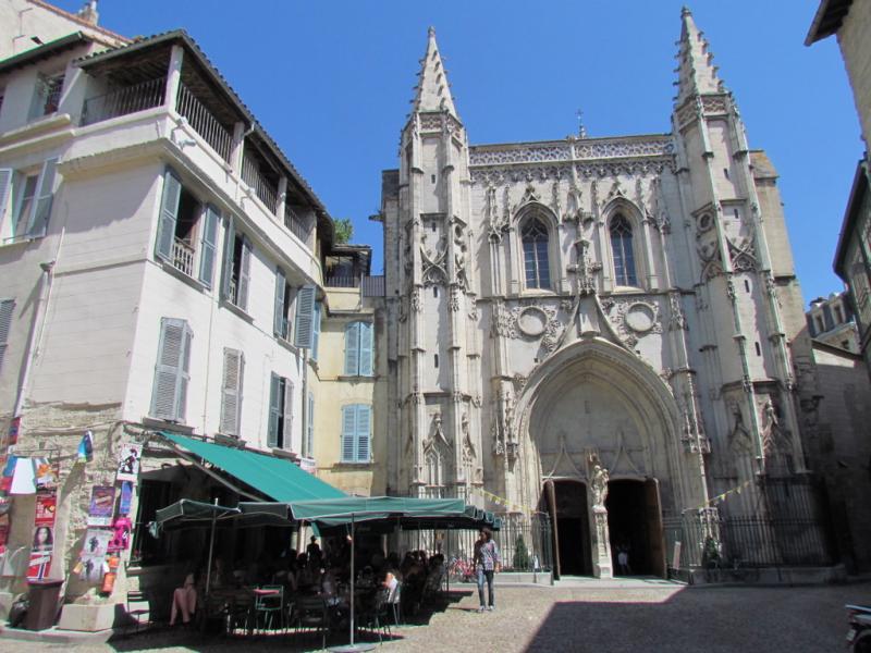 Place Saint-Pierre, Avignon