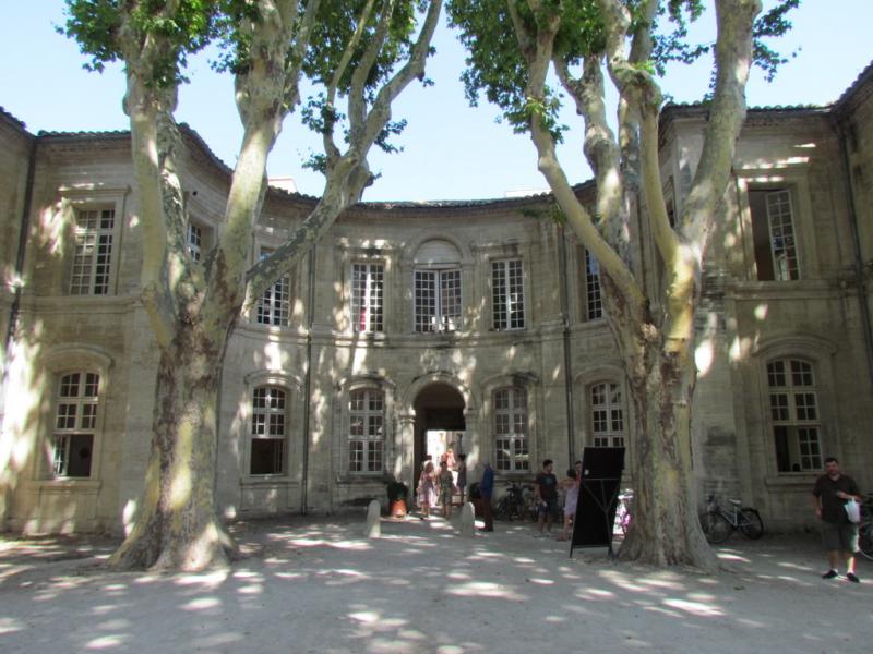 Cloître Saint-Louis, Avignon