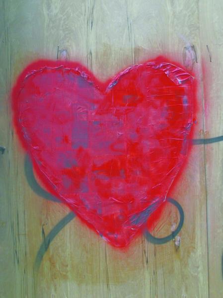 Coeur rouge, placard de chantier, Paris © Alison Harris